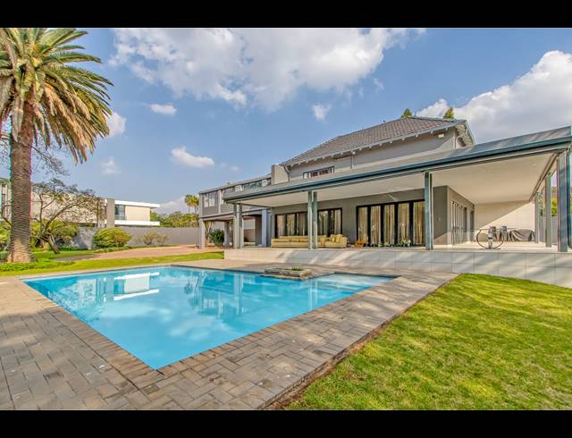 5 BEDROOM HOUSE FOR SALE IN HOUGHTON ESTATE